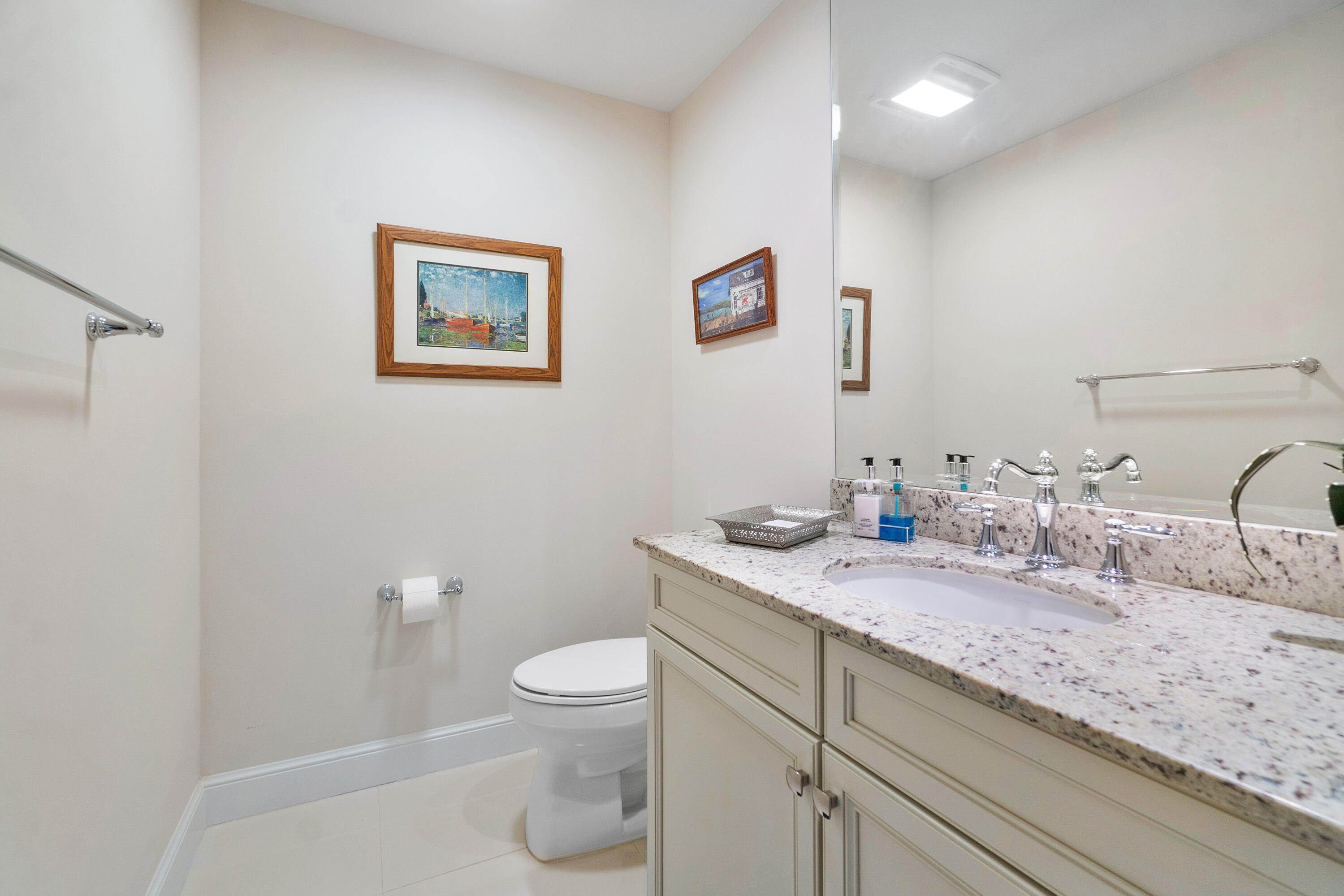 BAY COLONY - Residential