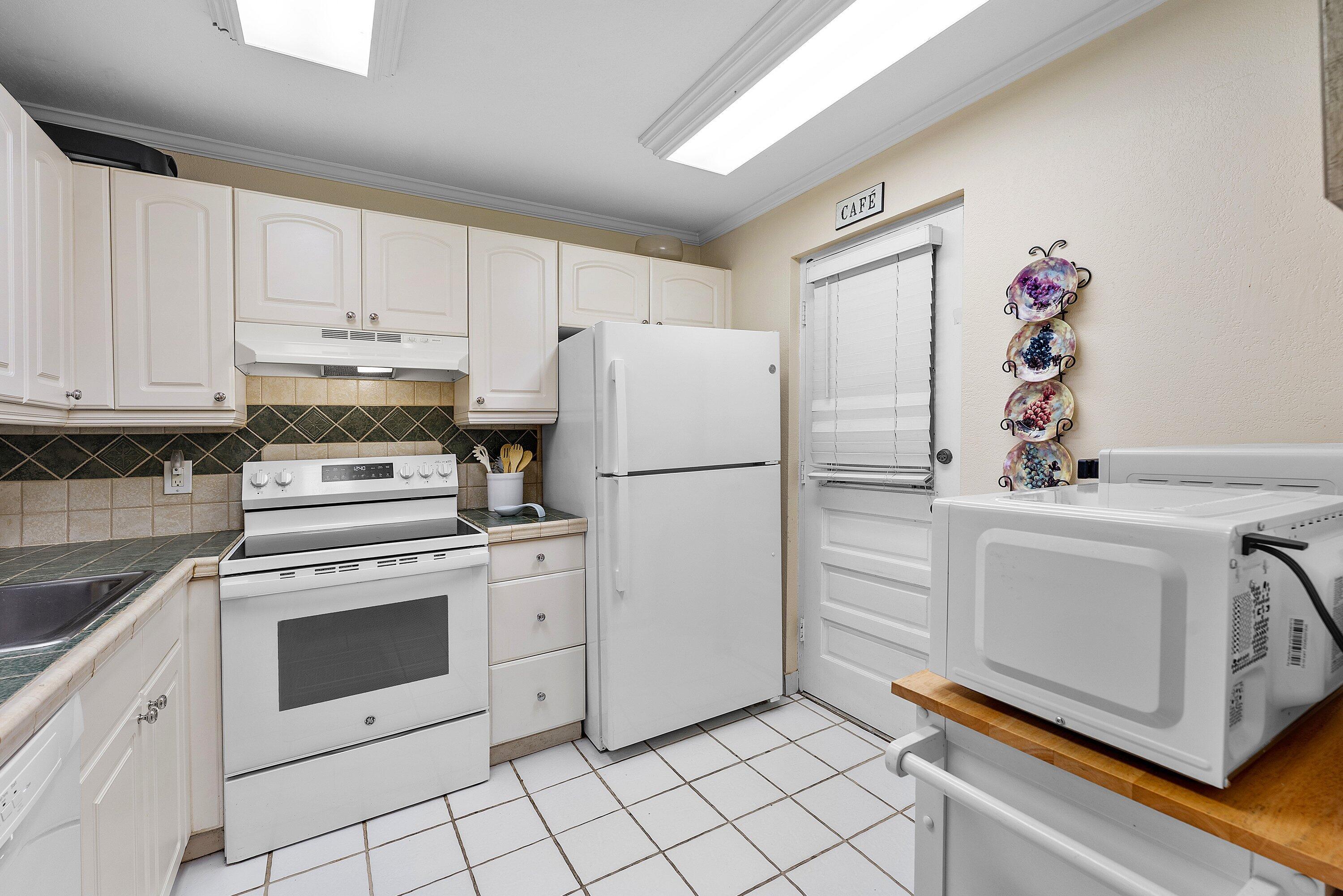 299 NW 52nd Terrace PH-U