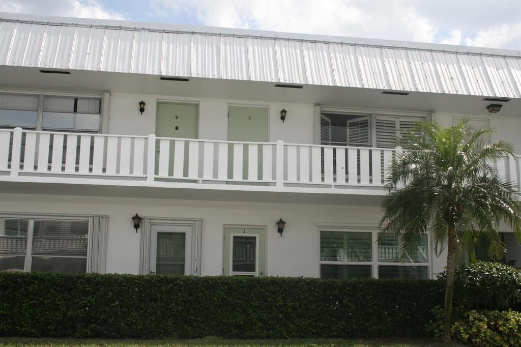 Photo of 2929 SE Ocean Boulevard Blvd #111-8, Stuart, FL 34996 (MLS # R10703871)