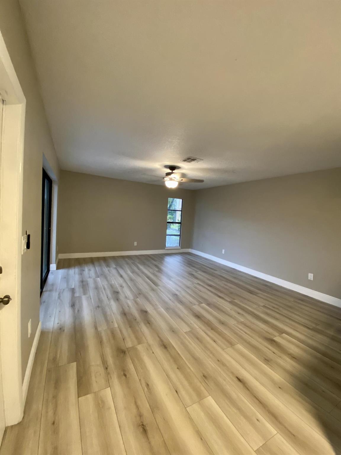 FOXWOOD ESTATES 2 OF LAKESIDE GREEN - Residential Lease