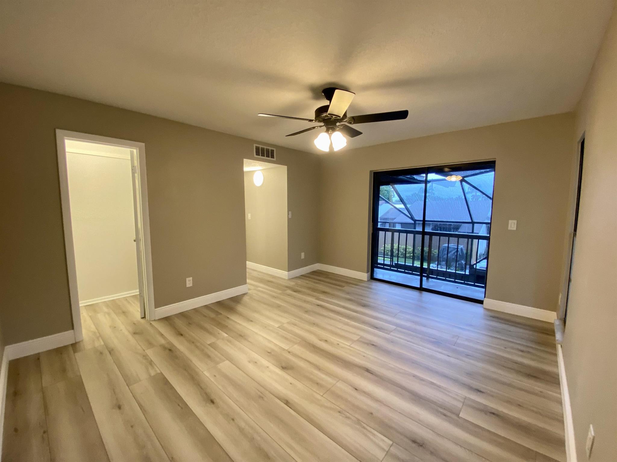 FOXWOOD ESTATES 2 OF LAKESIDE GREEN - Residential Lease