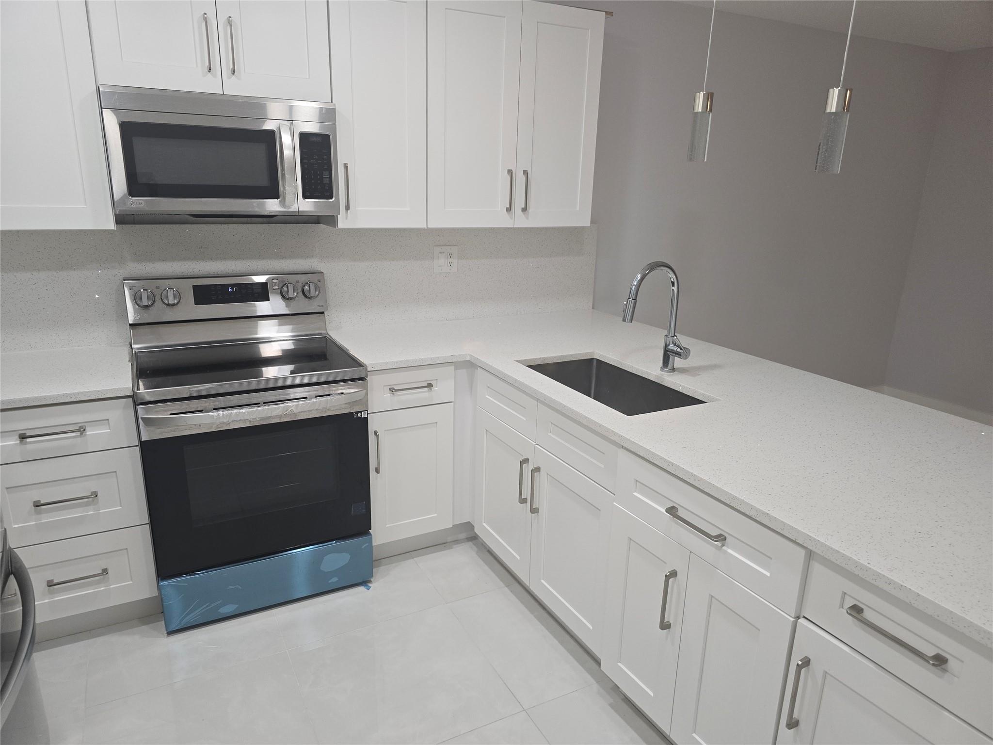 F & D Sub 73-20 B - Residential Lease