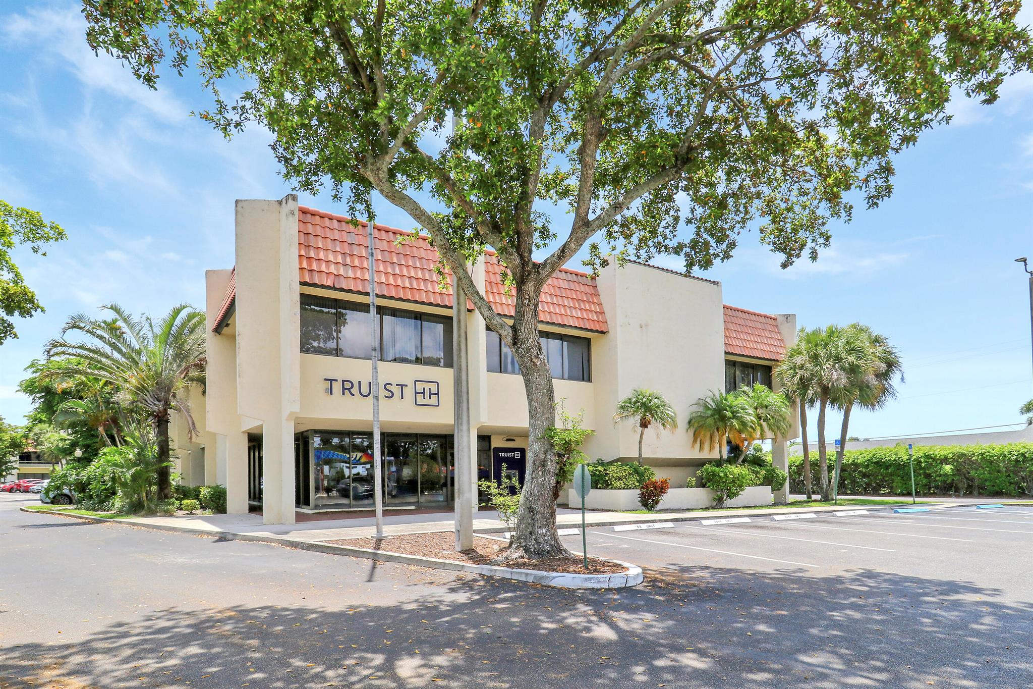 1850 Forest Hill Boulevard