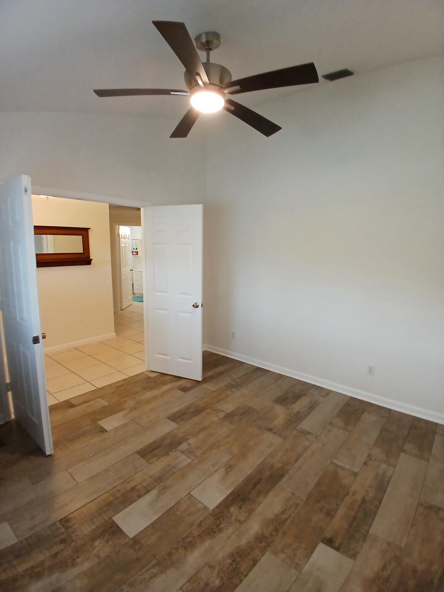 FLORAL PARK LANTANA - Residential