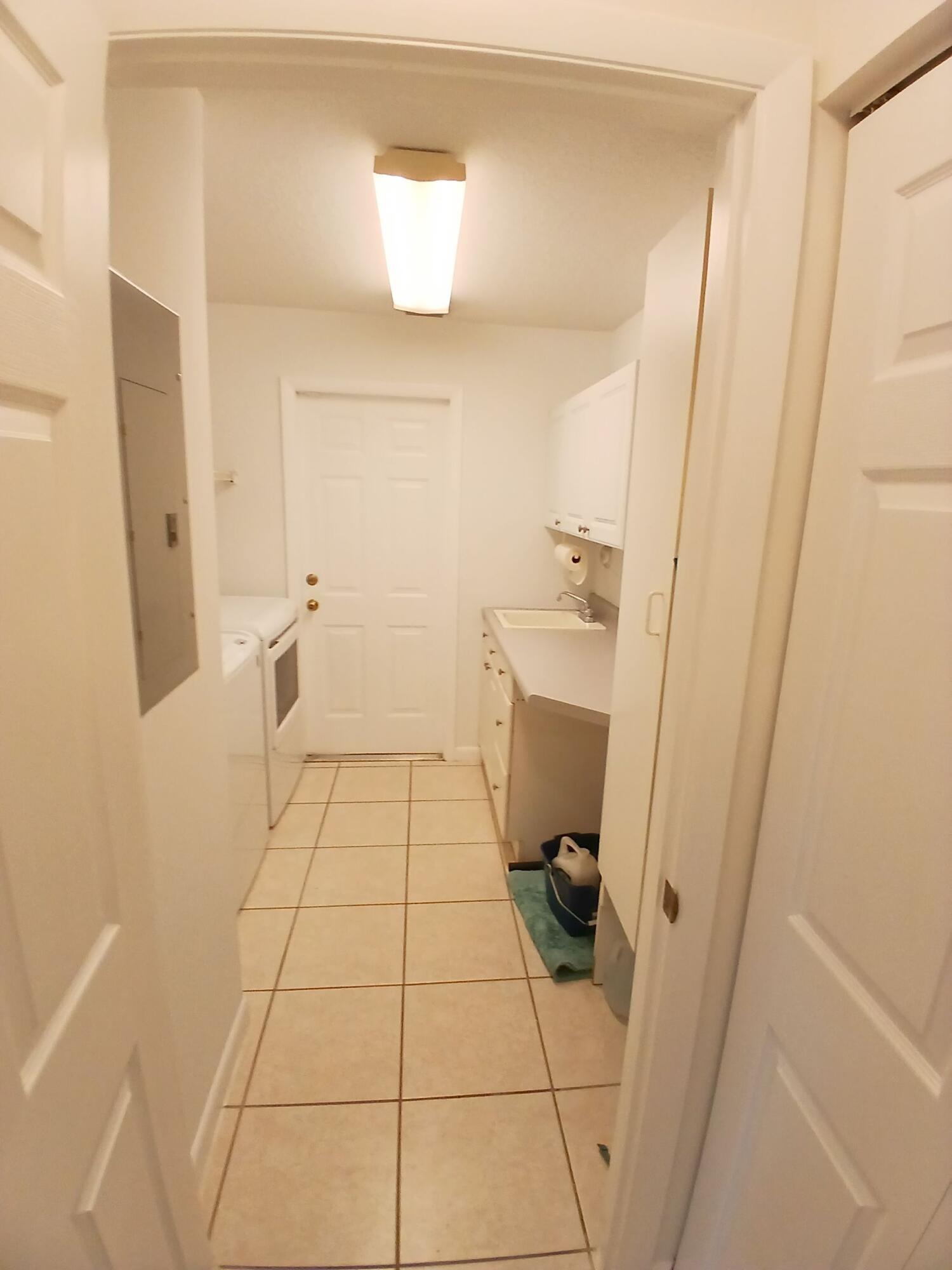 FLORAL PARK LANTANA - Residential