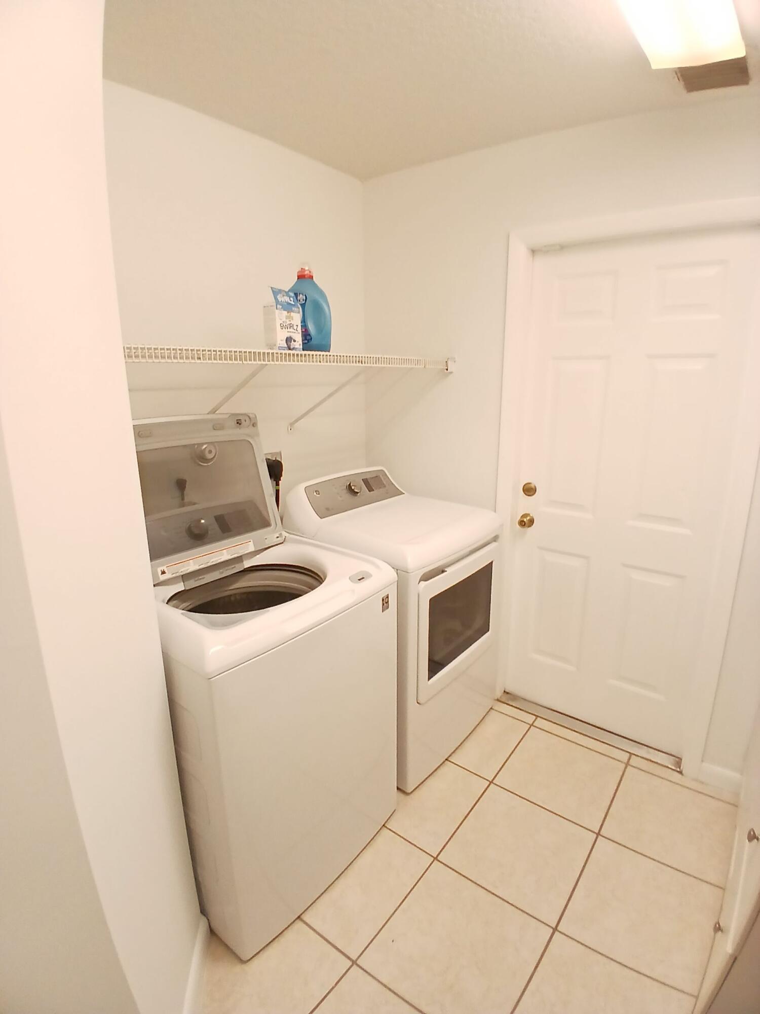 FLORAL PARK LANTANA - Residential