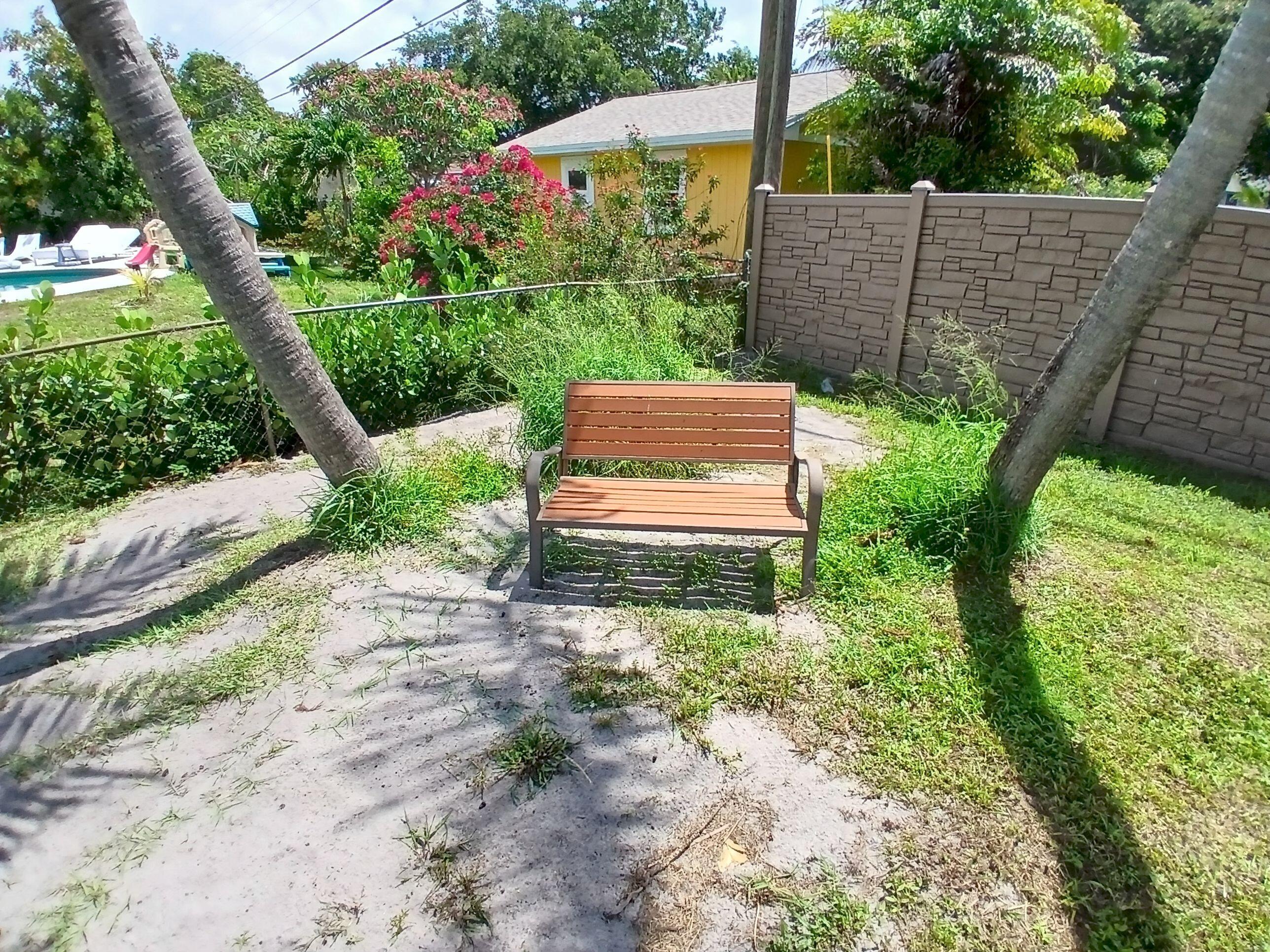 FLORAL PARK LANTANA - Residential
