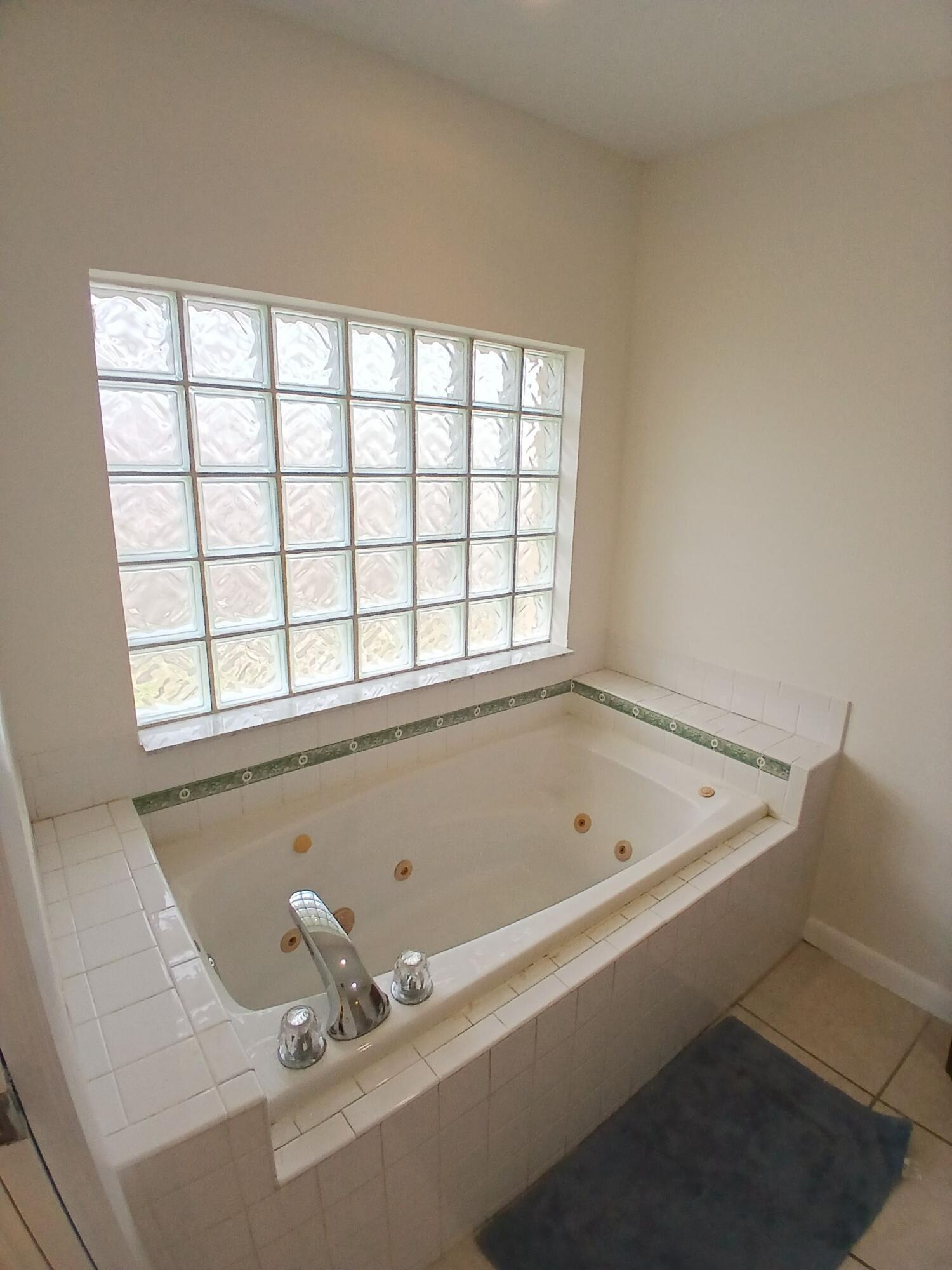 FLORAL PARK LANTANA - Residential
