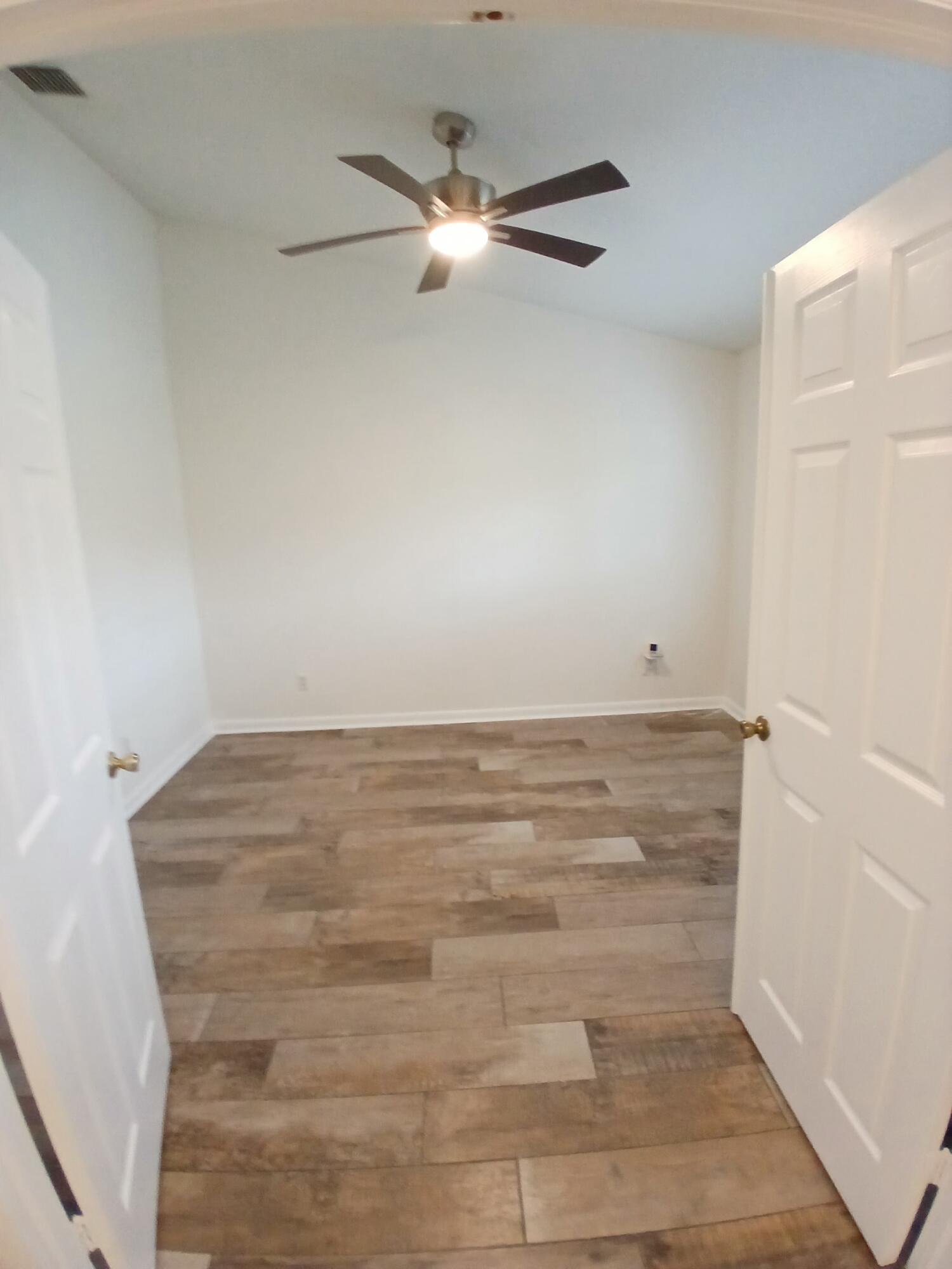FLORAL PARK LANTANA - Residential
