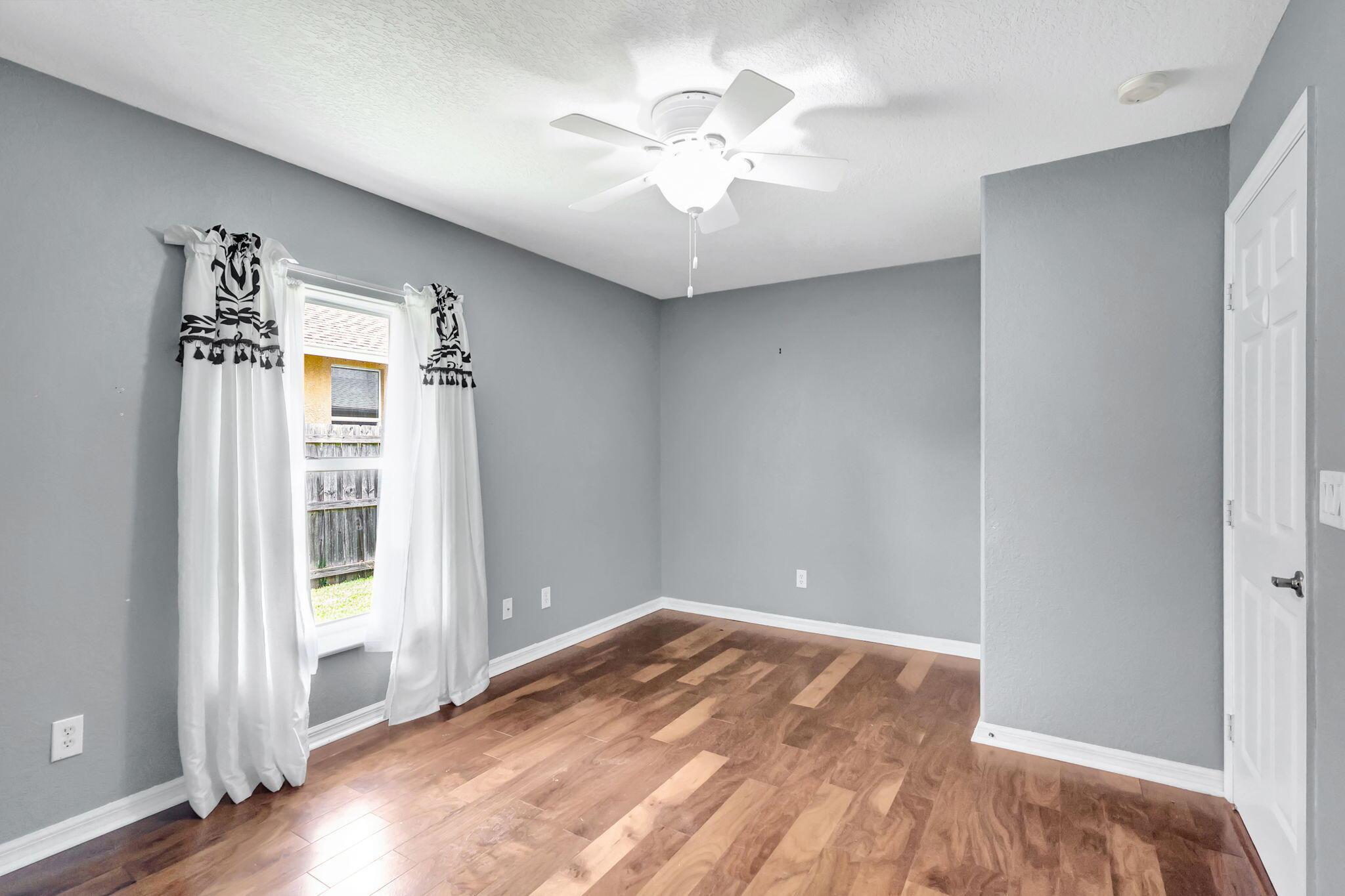 PORT ST LUCIE SECTION 48 - Residential Lease