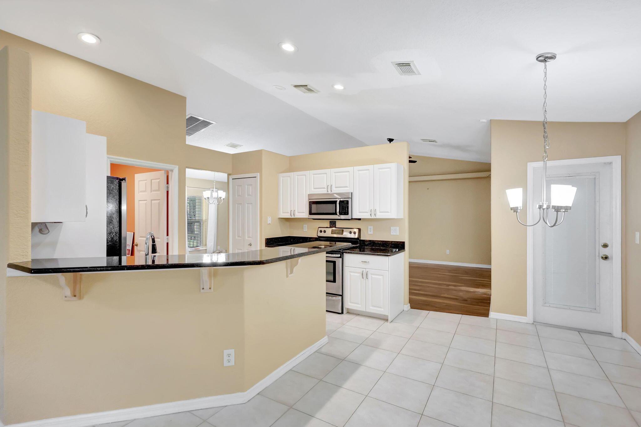 PORT ST LUCIE SECTION 48 - Residential Lease