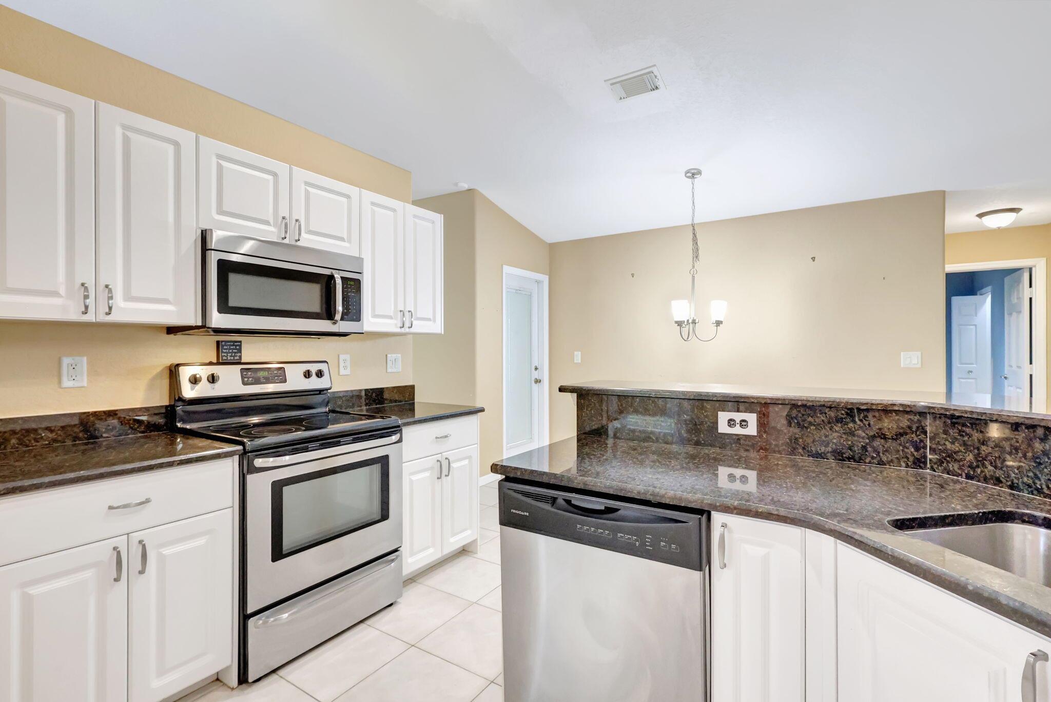 PORT ST LUCIE SECTION 48 - Residential Lease