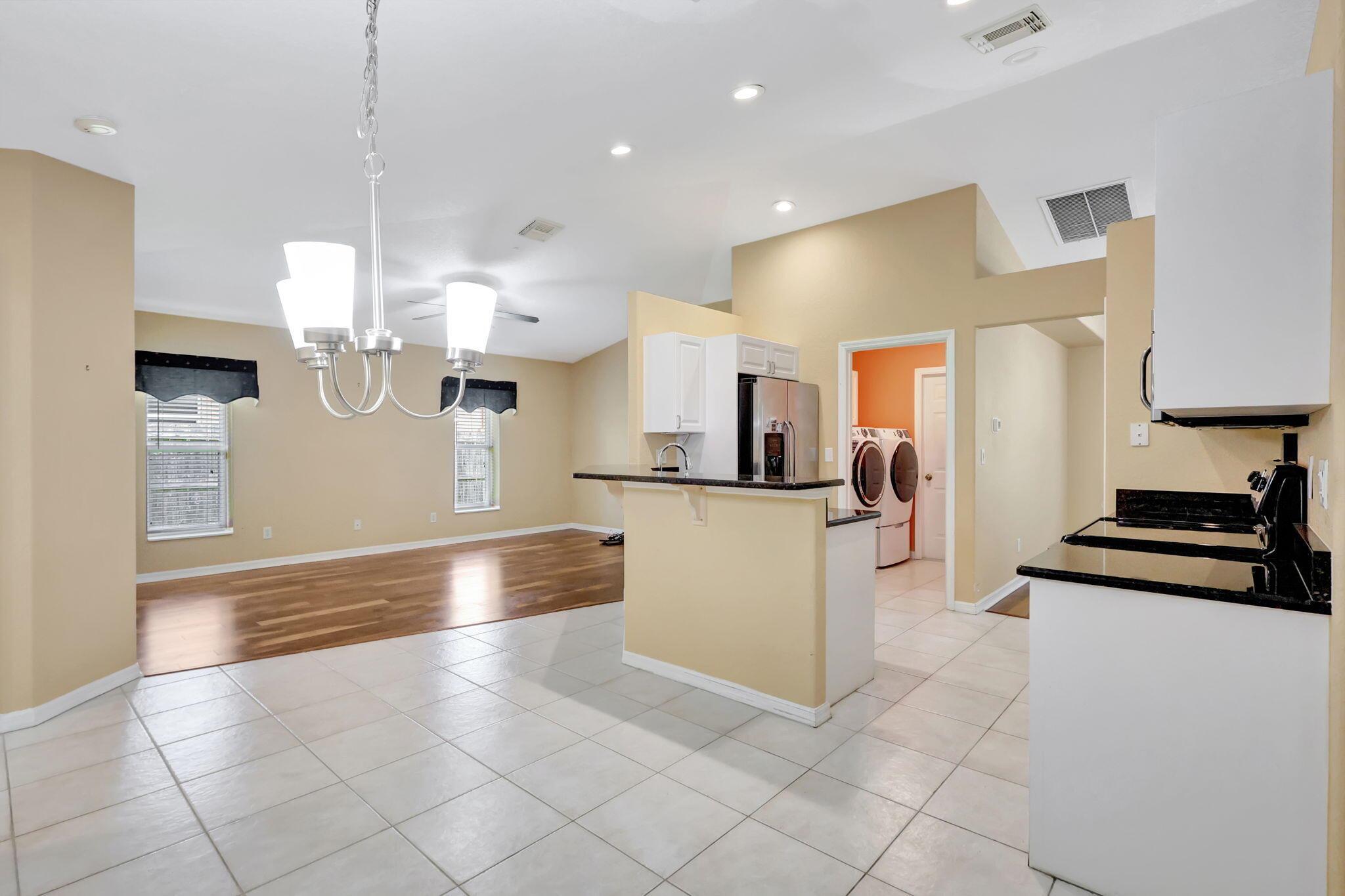 PORT ST LUCIE SECTION 48 - Residential Lease