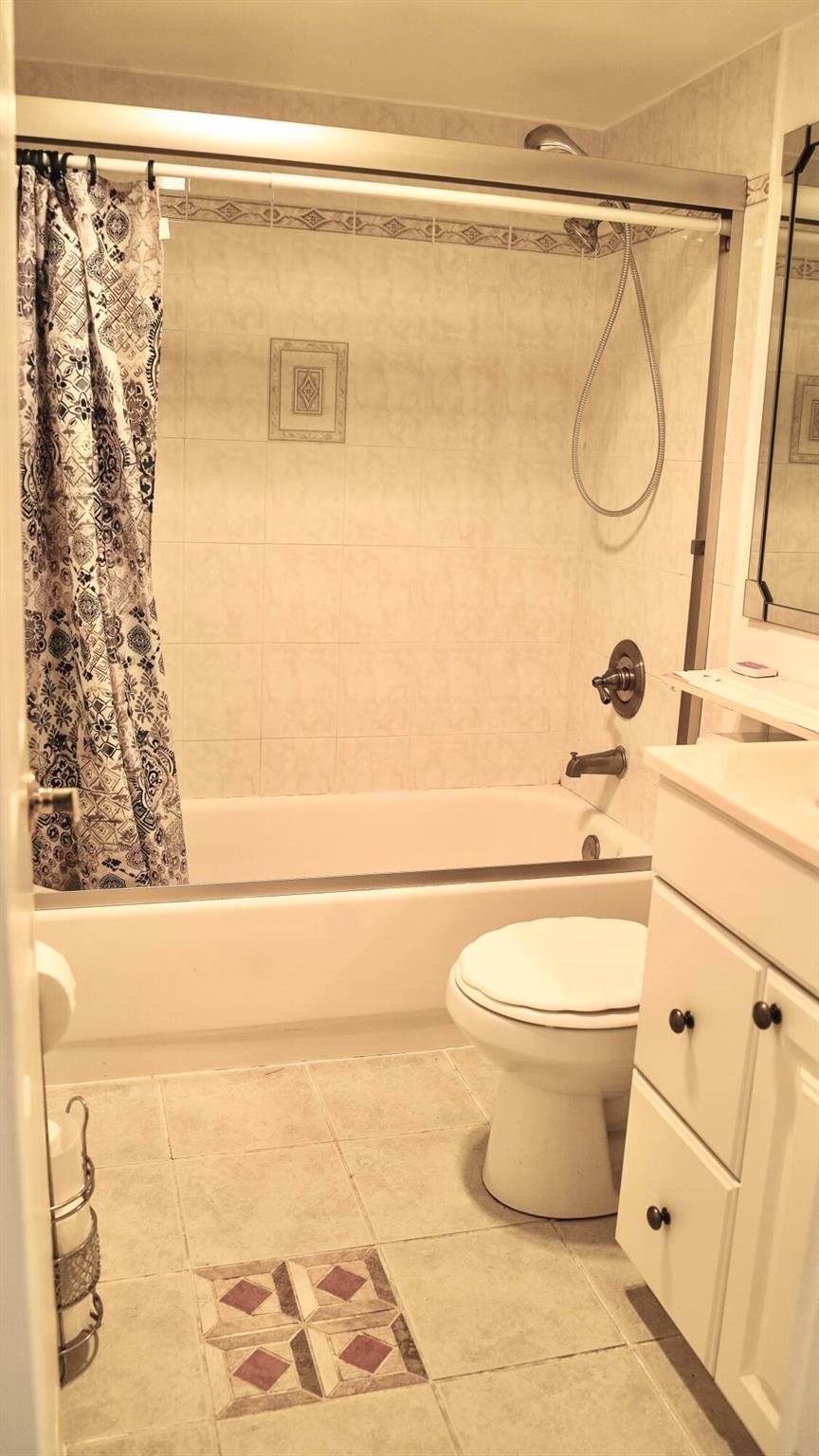 KESWICK B CONDO - Residential Lease