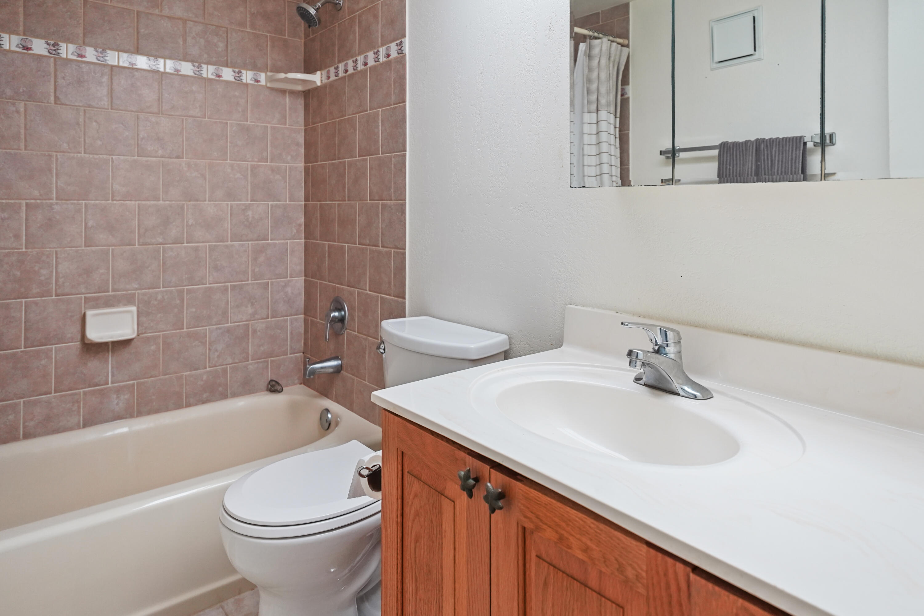 SCHOONER BAY CONDO - Residential Lease