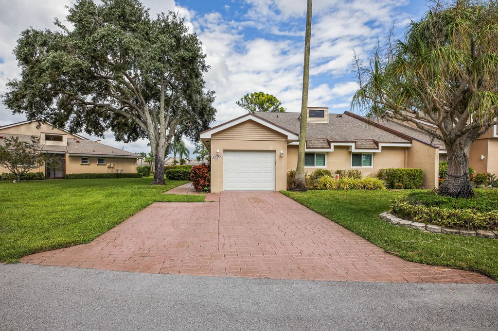 Photo of 6827 Fountains Circle, Lake Worth, FL 33467 (MLS # R11133134)
