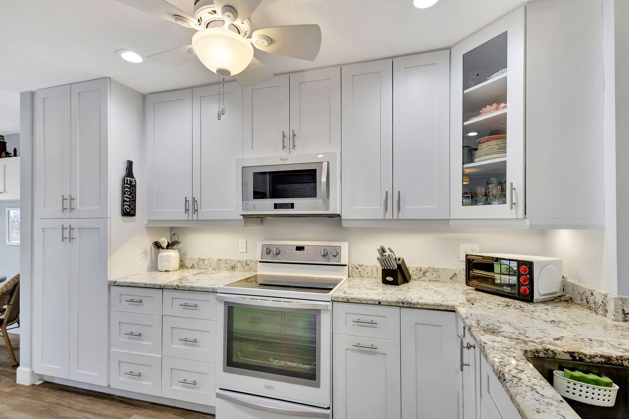VILLAS OF OCEAN DUNES - Residential Lease