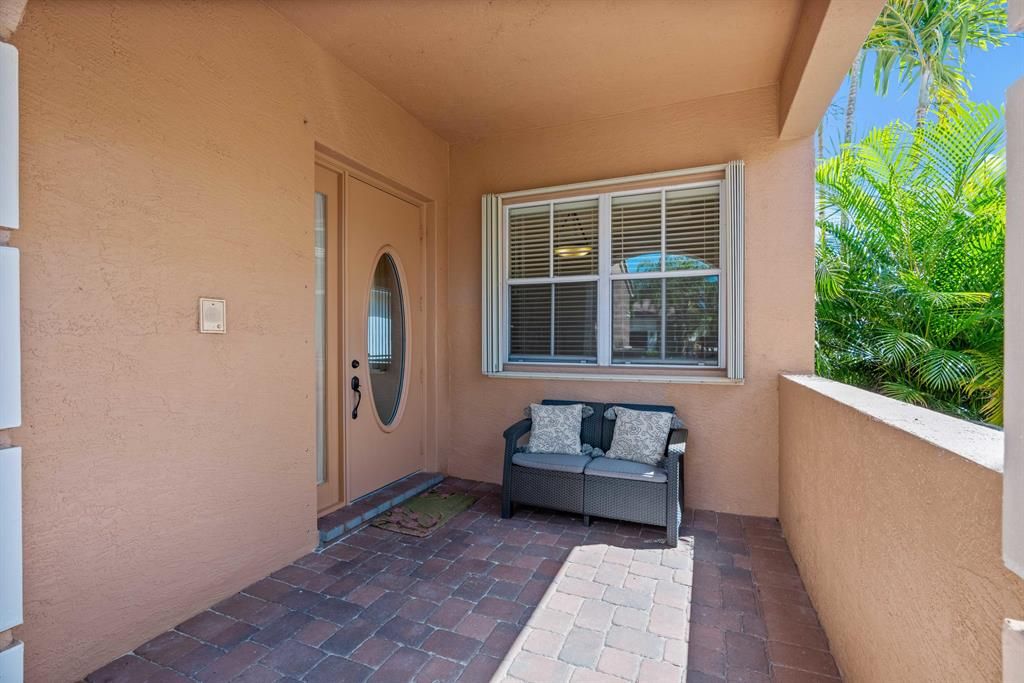 Photo of 137 Isle Verde Way, Palm Beach Gardens, FL 33418 (MLS # R10706687)