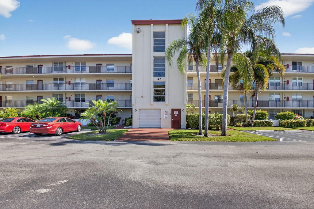 Photo of 27 Abbey Lane #207, Delray Beach, FL 33446 (MLS # R11159287)