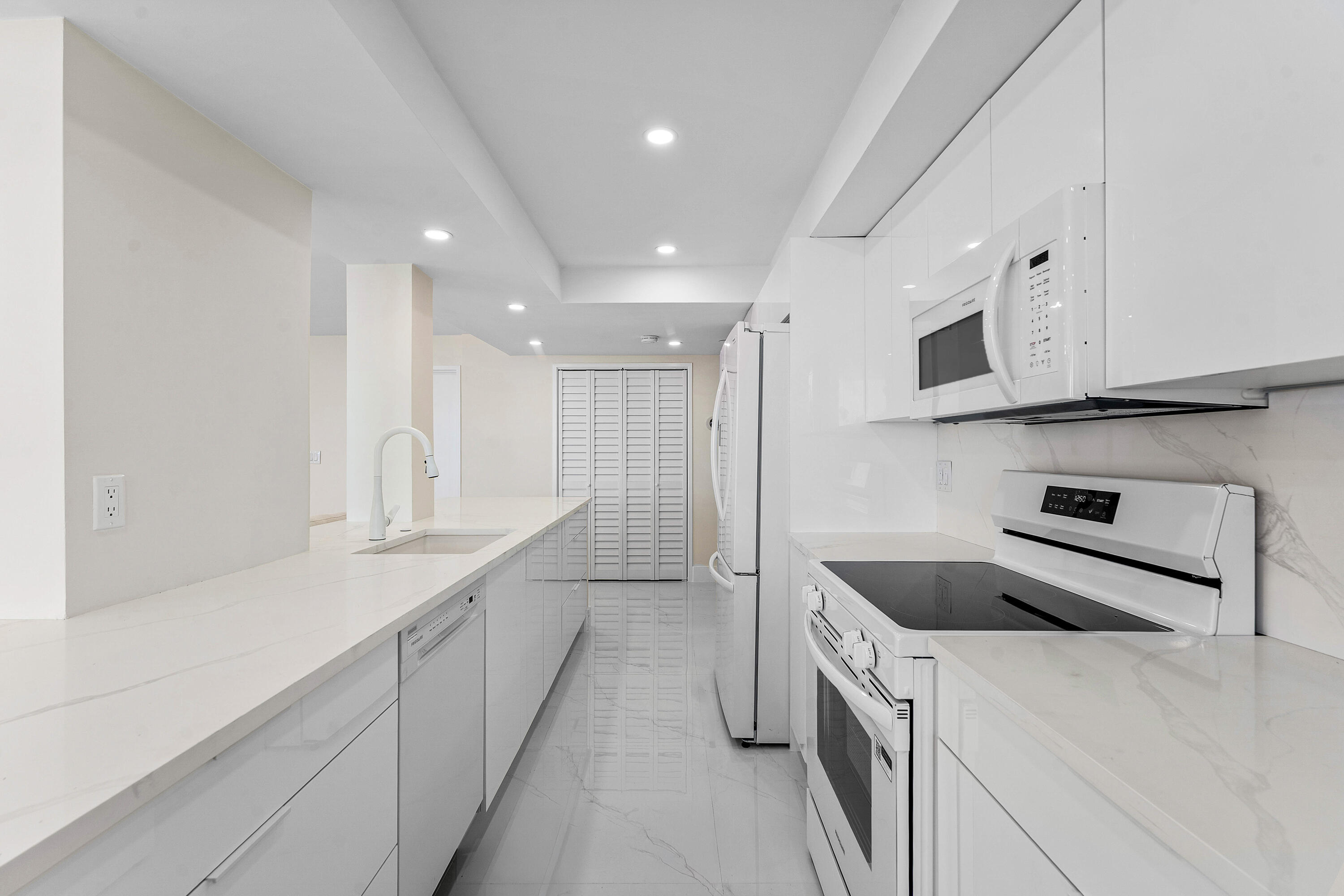 SEAGRAPE CONDO - Residential