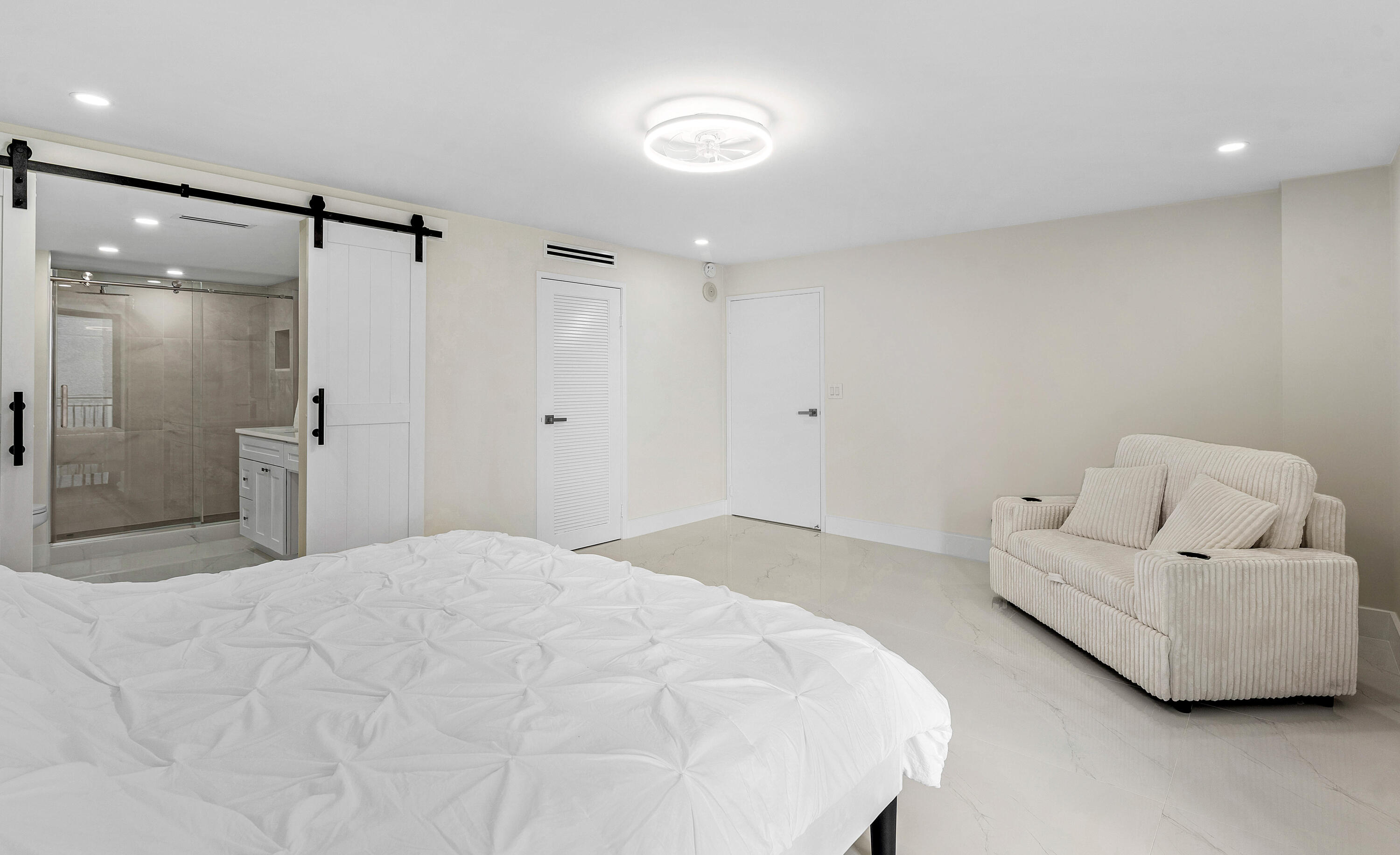 SEAGRAPE CONDO - Residential