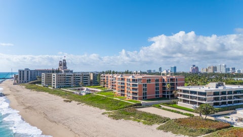Tiny photo for 2 N Breakers Row ROW #N PH4, Palm Beach, FL 33480 (MLS # B26090628)