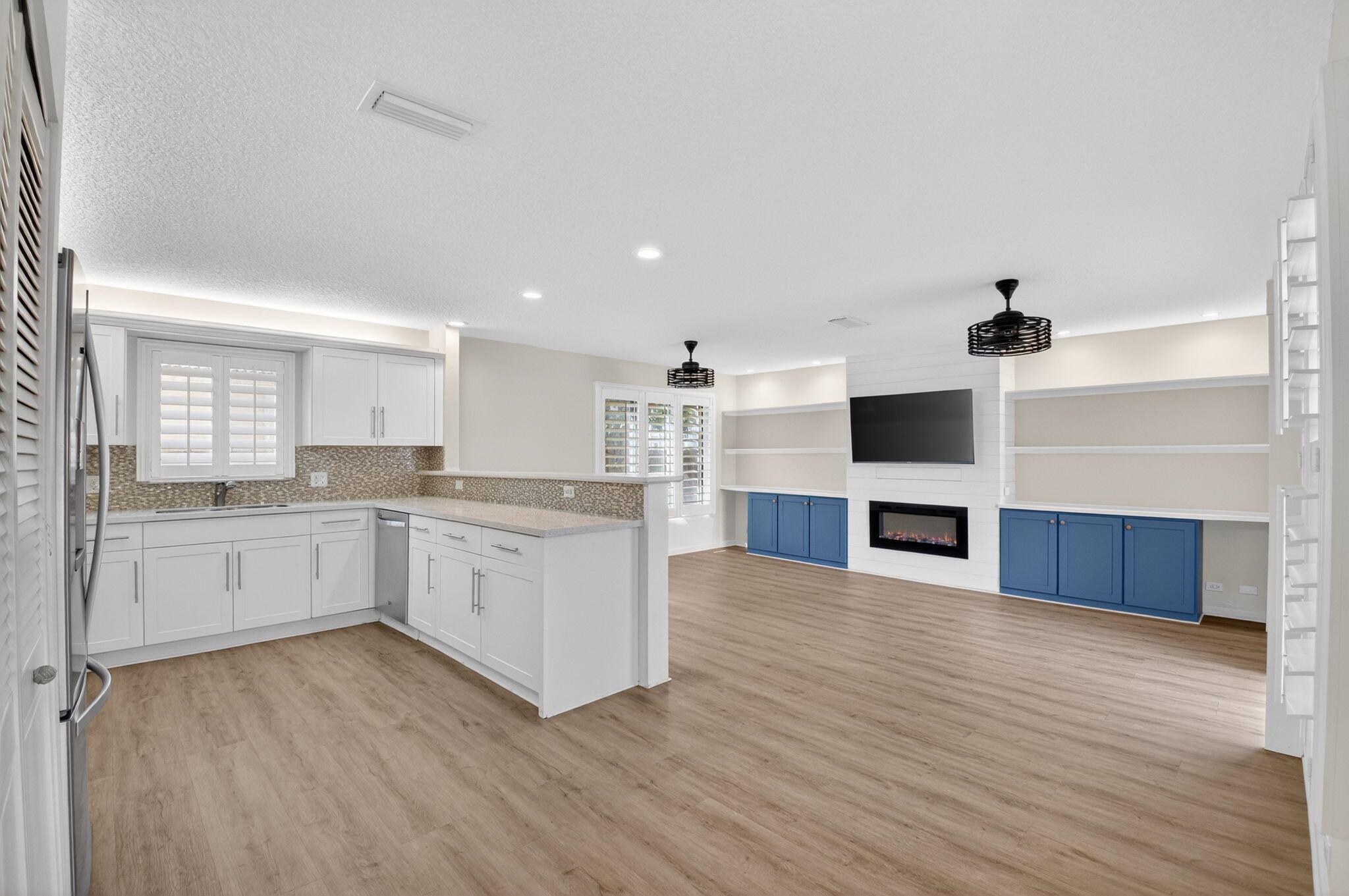 BOCA RATON HILLS SEC 3 - Residential