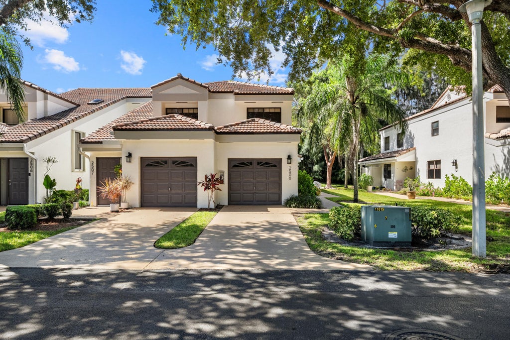 Photo of 2508 Aspen Way, Boynton Beach, FL 33436 (MLS # B26087742)