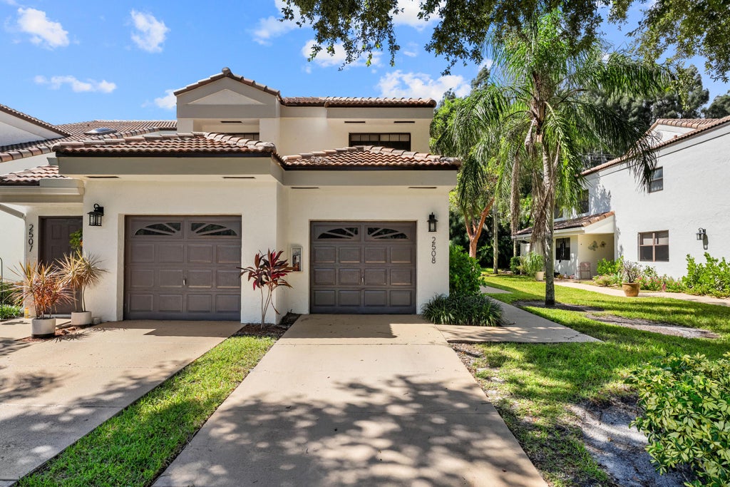 Photo of 2508 Aspen Way, Boynton Beach, FL 33436 (MLS # B26087742)