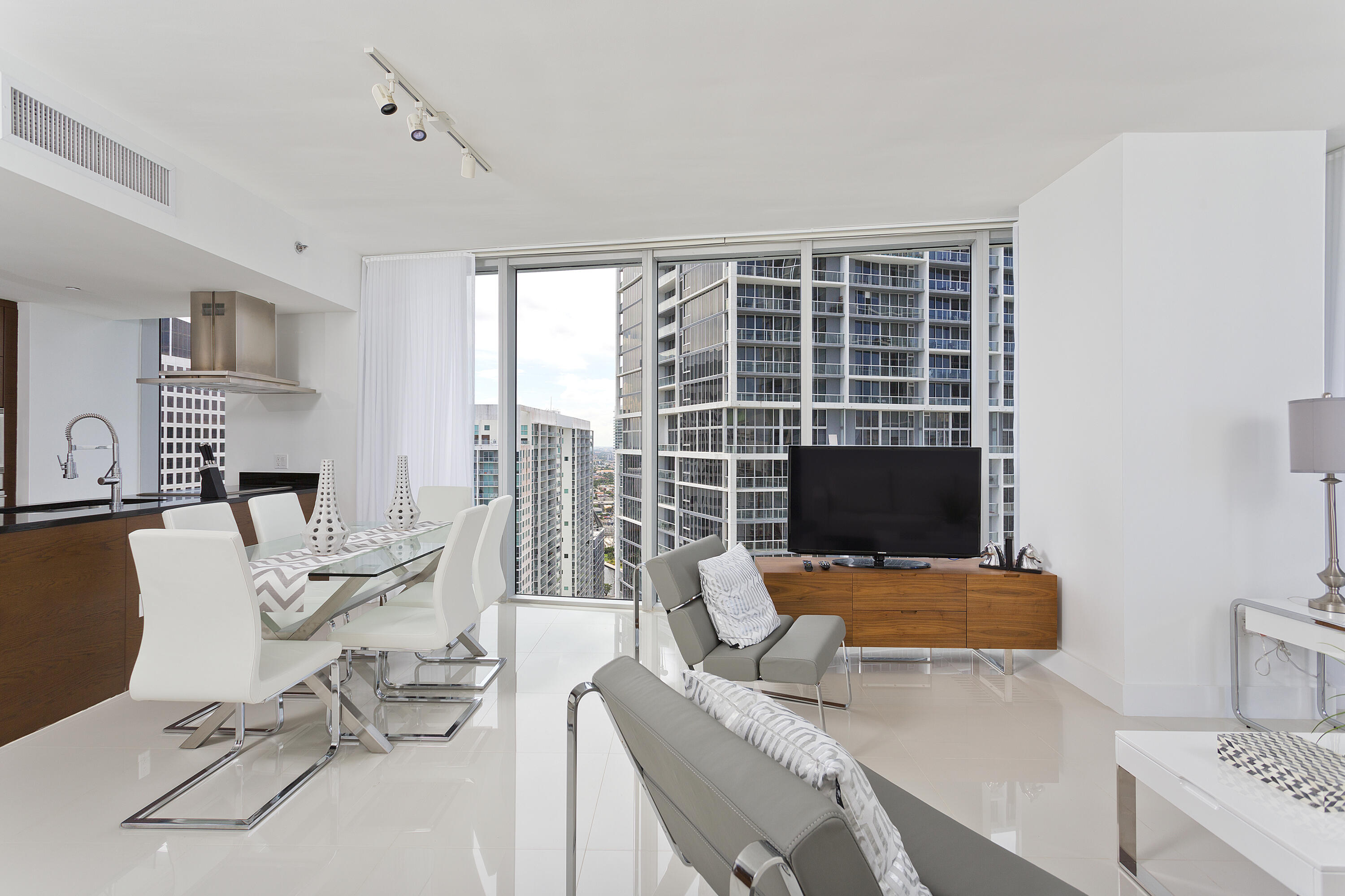 495 Brickell Avenue 4010