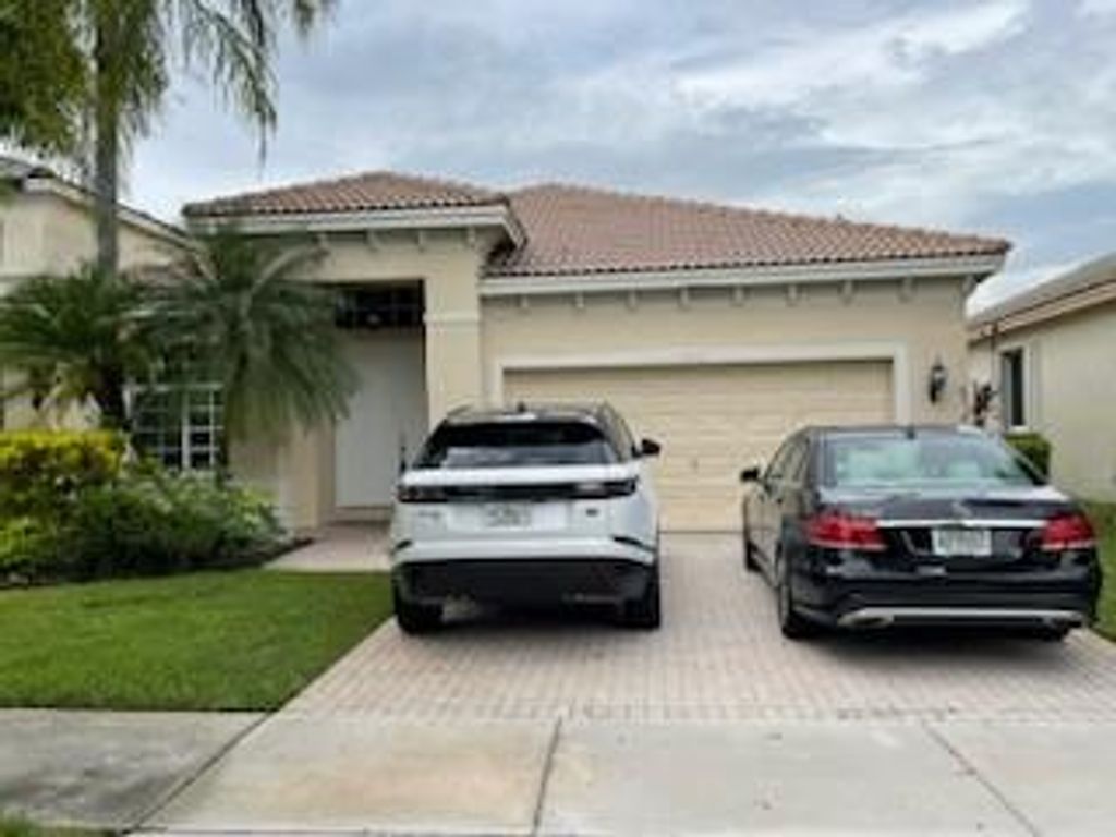 Photo of 19416 SW 65th St, Pembroke Pines, FL 33332 (MLS # F10393986)