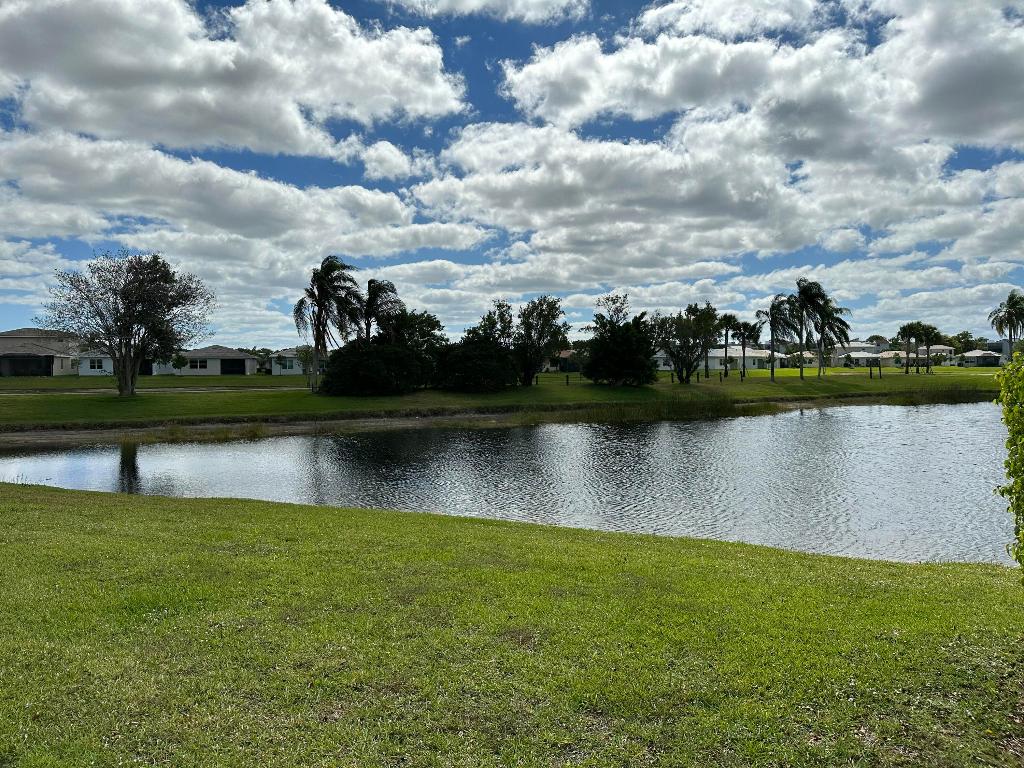 HUNTINGTON LAKES SEC FOUR CONDOS - Residential