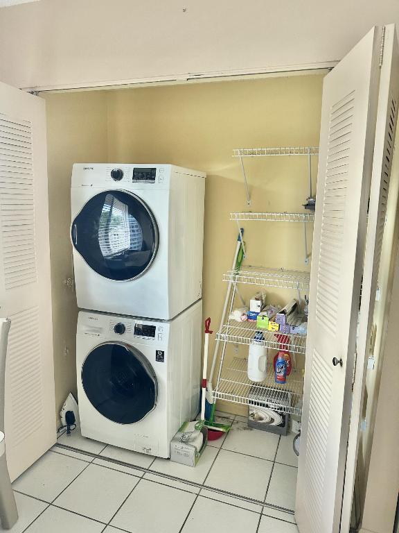 HUNTINGTON LAKES SEC FOUR CONDOS - Residential