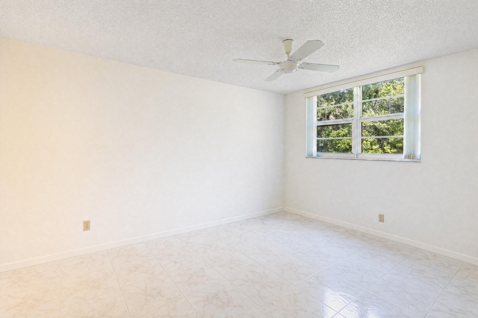 2825 SW 22ND 1070