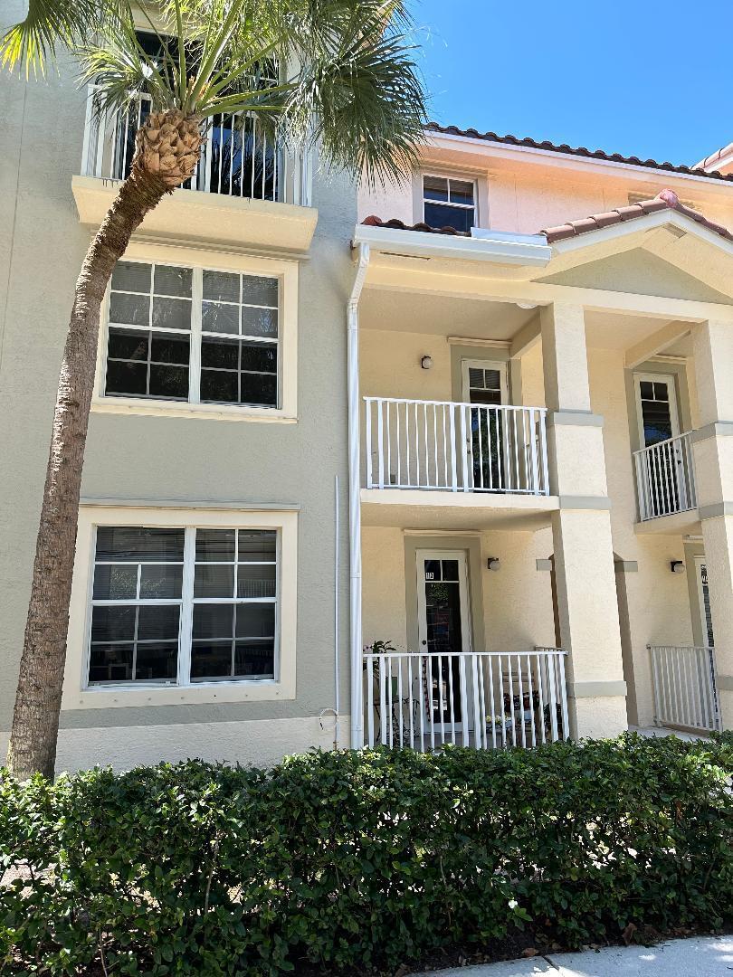 LOCATION, LOCATION, LOCATION! 2/2 Loft available immediately in downtown Abacoa. Recently painted top to bottom, this loft is super clean offering vaulted ceilings, balconies on both sides and spacious rooms on the first and second floor. You'll be steps away from all that downtown has to offer, weekly events, ampitheater, food trucks, festivals, bars restaurants, scripps, FAU, and Roger Dean. Rent also includes high speed internet and cable.