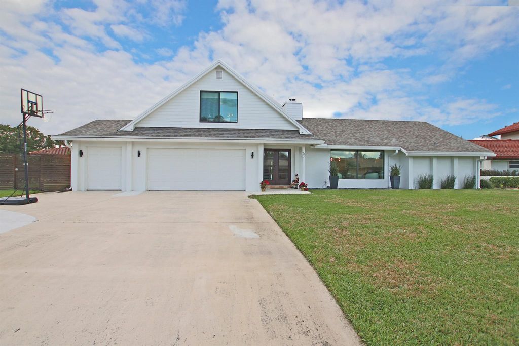 Photo of 67 Fairview W, Tequesta, FL 33469 (MLS # R11100436)