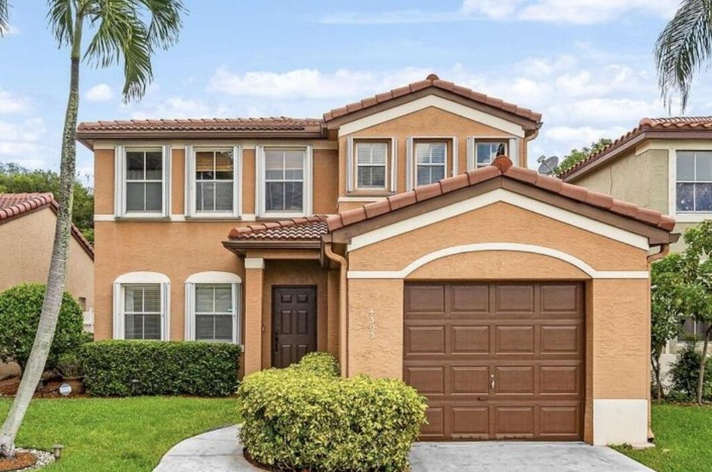 Photo of 4303 NW 1 Drive, Deerfield Beach, FL 33442 (MLS # R11126523)