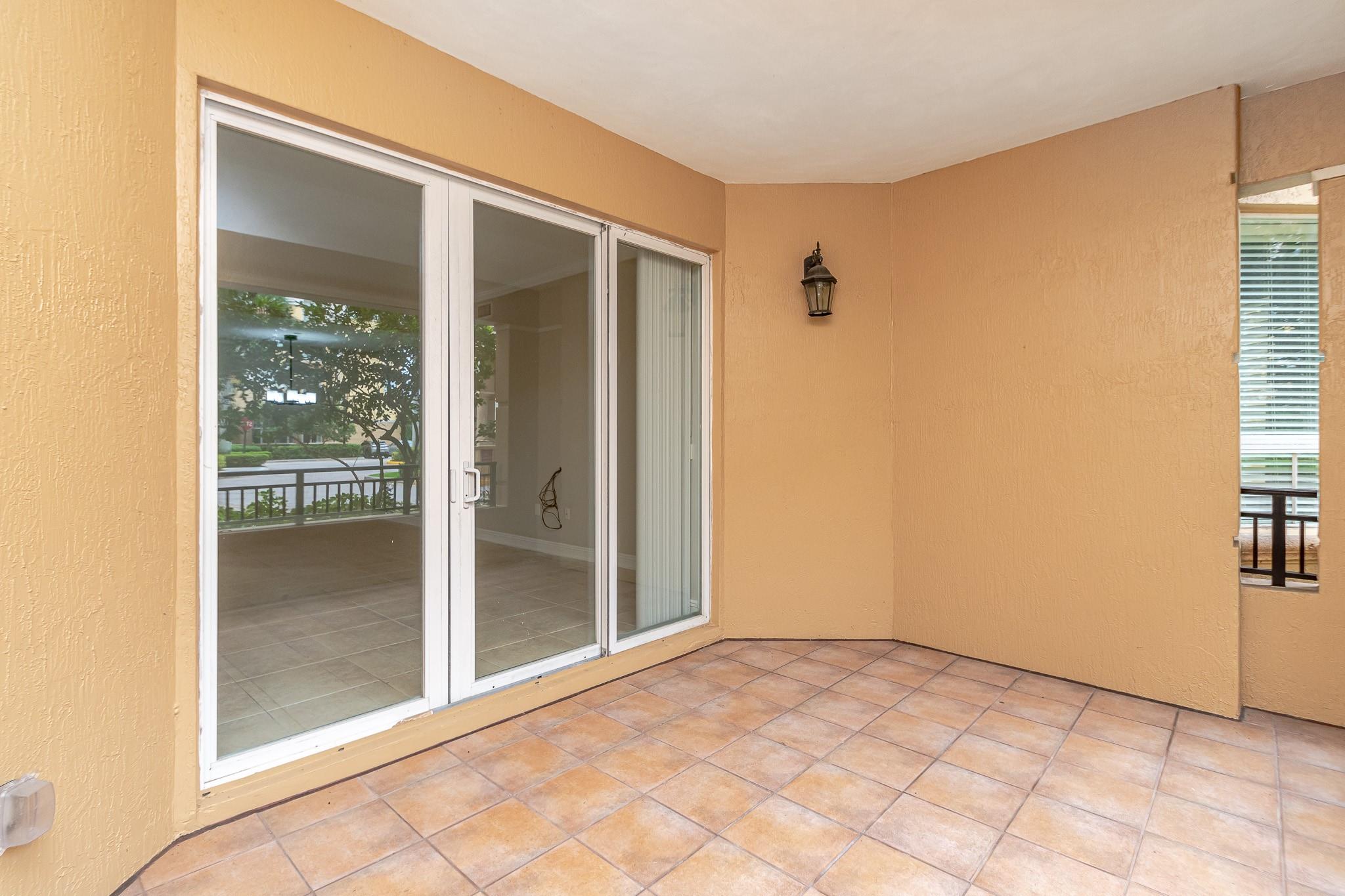 WESTON 55 PLUS PALMS - Residential