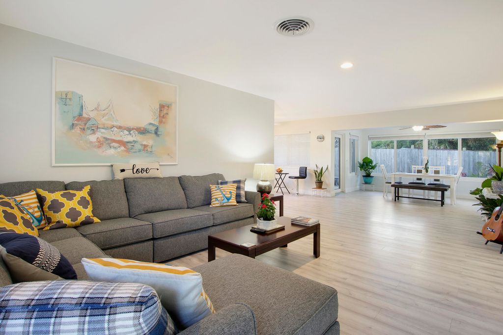 Photo of 466 Tequesta Drive, Tequesta, FL 33469 (MLS # B26017966)