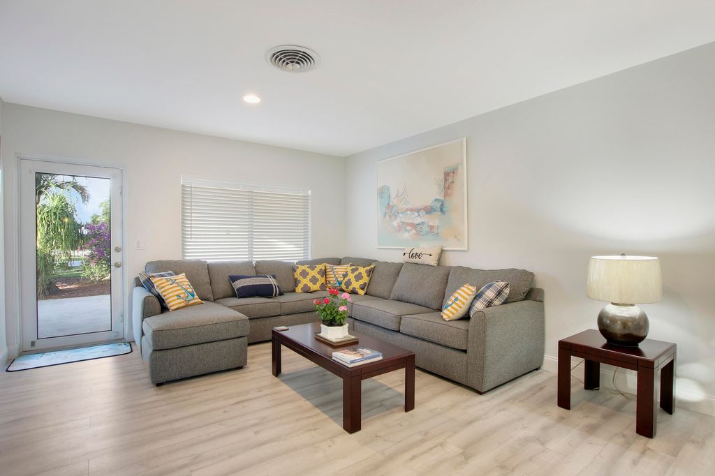 Photo of 466 Tequesta Drive, Tequesta, FL 33469 (MLS # B26017966)