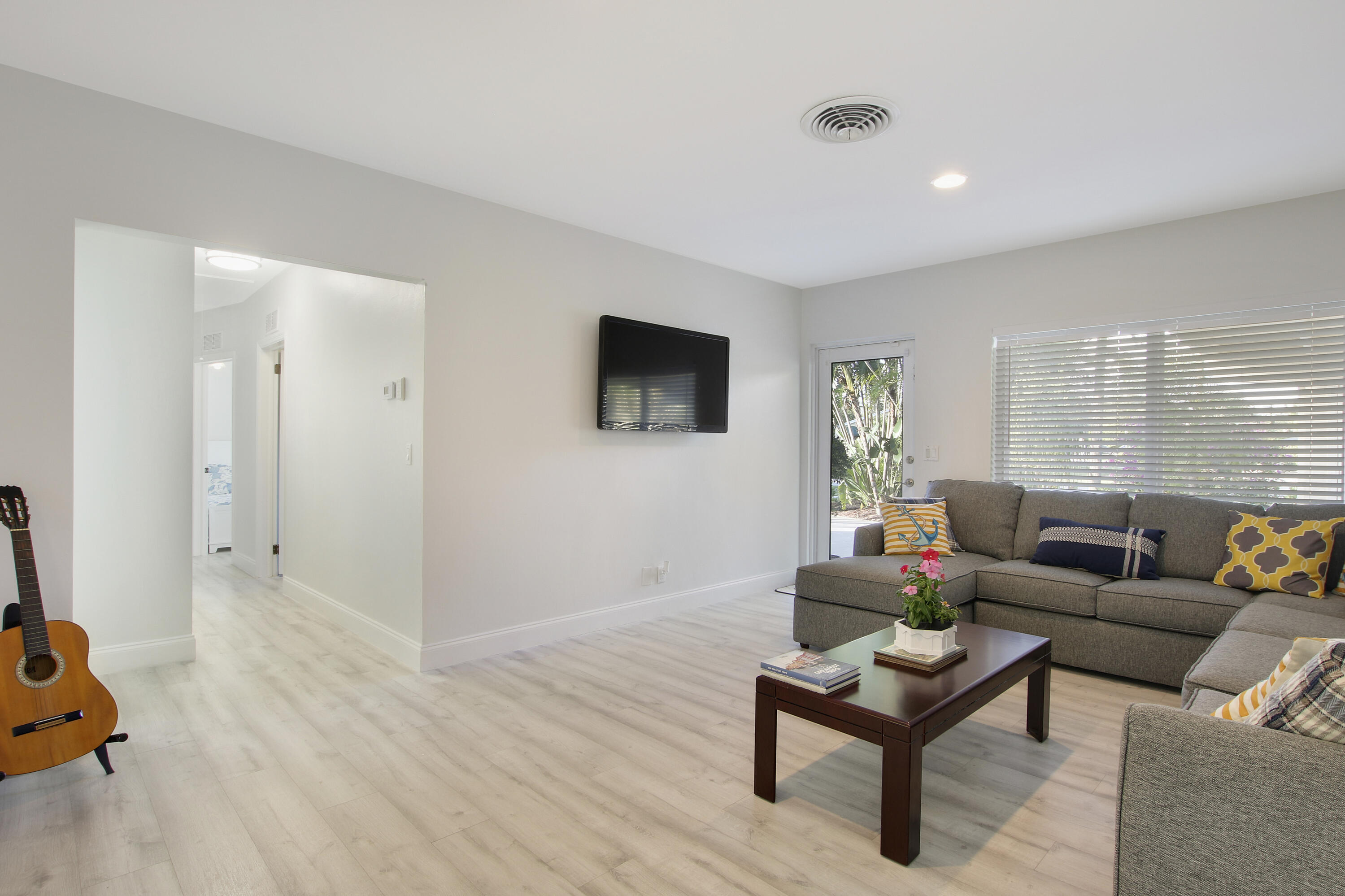 JUPITER IN THE PINES SEC B - Residential Lease