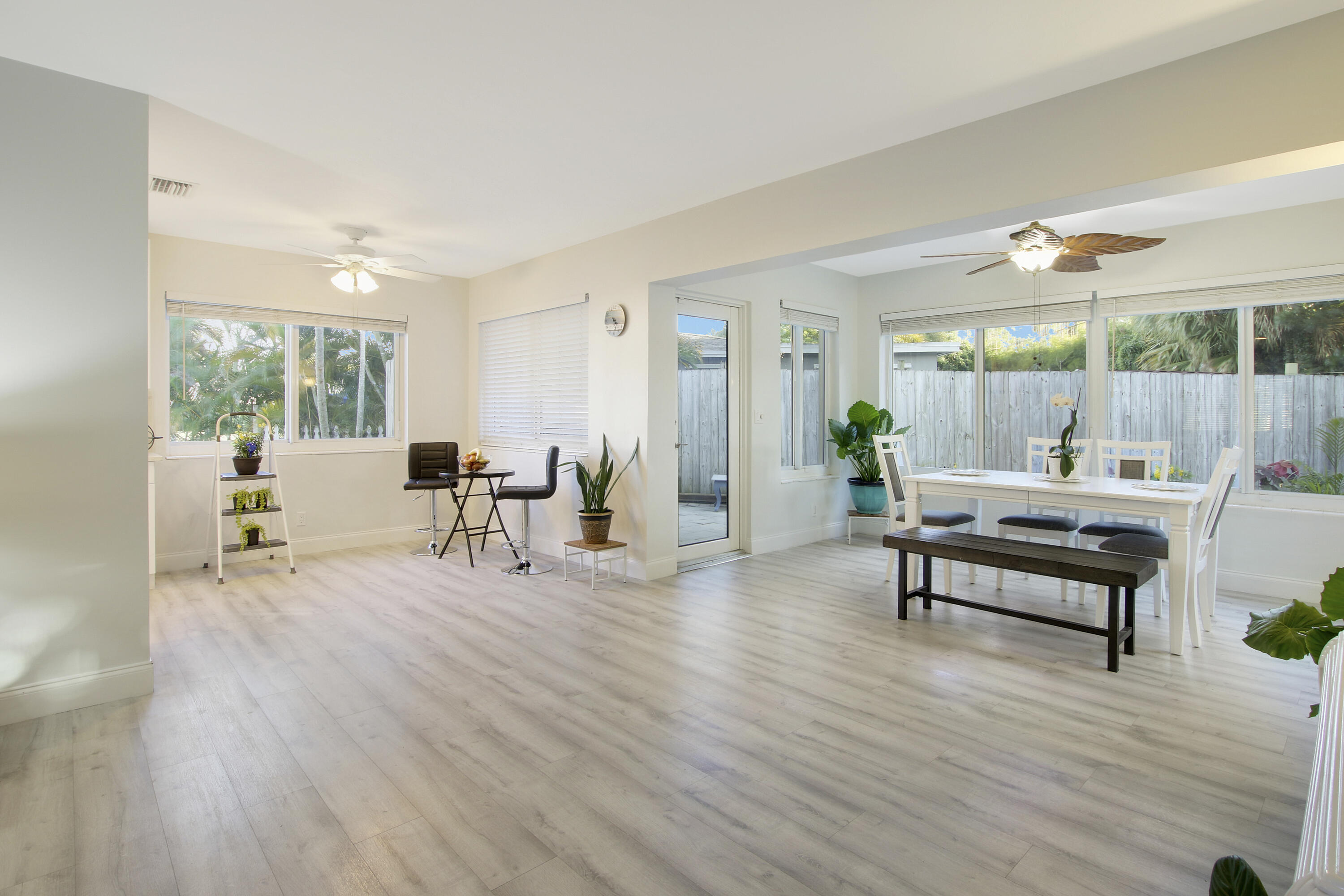 JUPITER IN THE PINES SEC B - Residential Lease