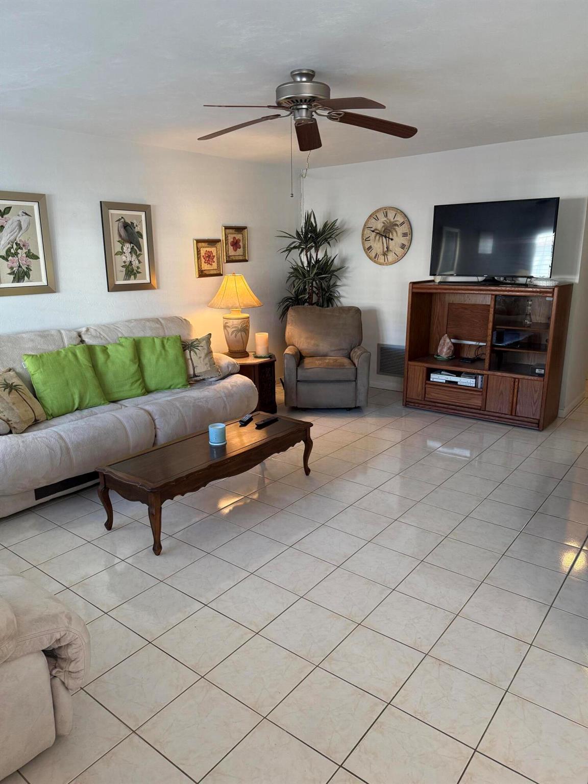 MURRY HILLS APT BLDG COND - Residential