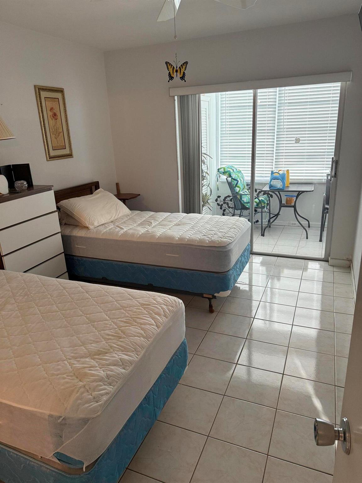 MURRY HILLS APT BLDG COND - Residential