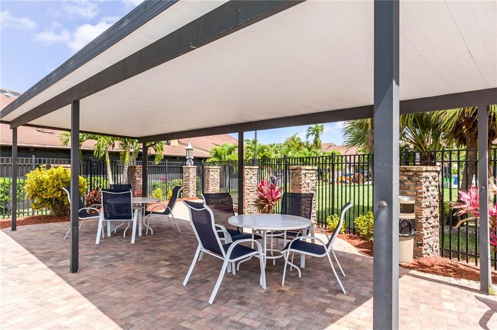 SPRINGTREE LAKES - Residential Lease