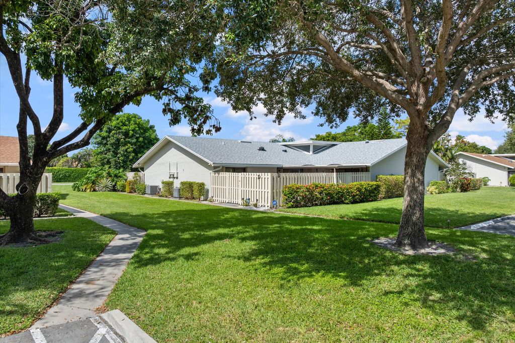 Photo of 922 NW 30th Avenue #D, Delray Beach, FL 33445 (MLS # R11150899)