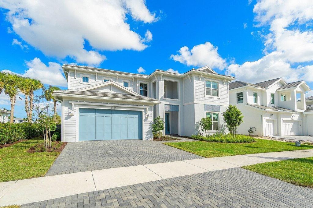 Photo of 9237 Crestview Circle, Palm Beach Gardens, FL 33412 (MLS # R11131664)