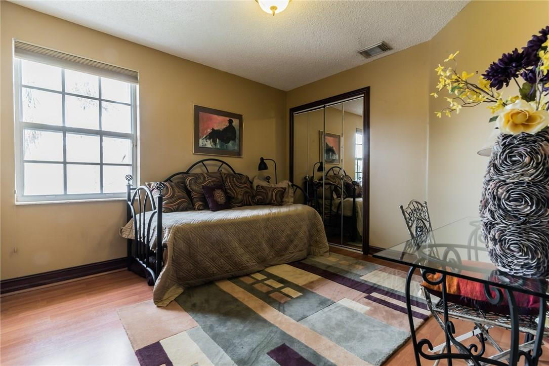 Claremont-Huntington - Residential