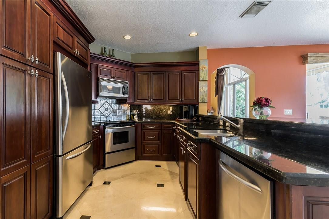 Claremont-Huntington - Residential