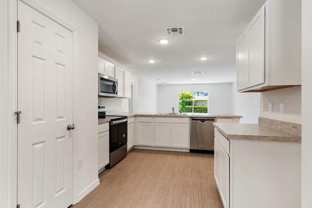 PORT ST LUCIE SECTION 27 - Residential Lease